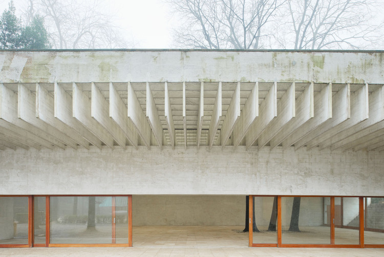 AD Classics: Nordic Pavilion, Venice / Sverre Fehn - изображение 2 из 30