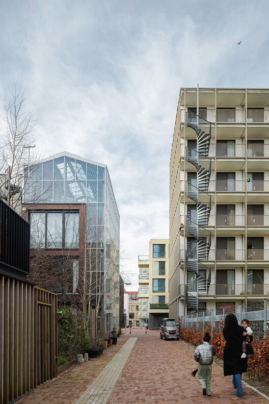 CityPlot Buiksloterham / StudiOninedOts + Delva Landscape Architecture - Внешняя фотография, фасад, балкон
