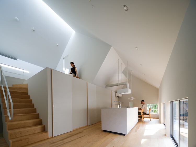 IEIE House / Masa Architects - Интерьерная фотография, лестница, дерево, освещение