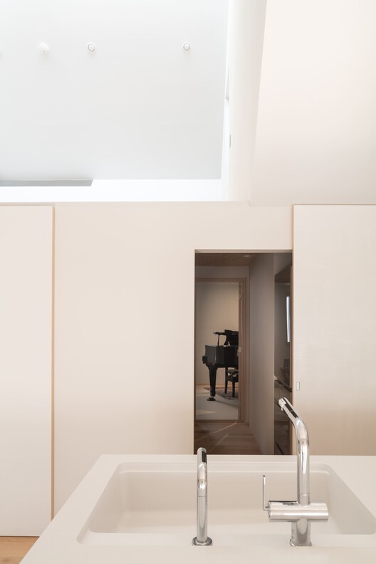 IEIE House / Masa Architects - Интерьерная фотография, дерево, раковина