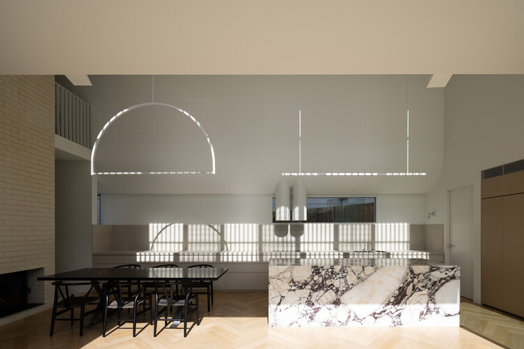 Casa C / Adriano Pupilli Architects - Интерьерная фотография, освещение, стул, стекло
