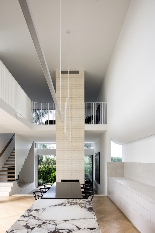 Casa C / Adriano Pupilli Architects - Интерьерная фотография, дерево, освещение, лестница, стекло, стул