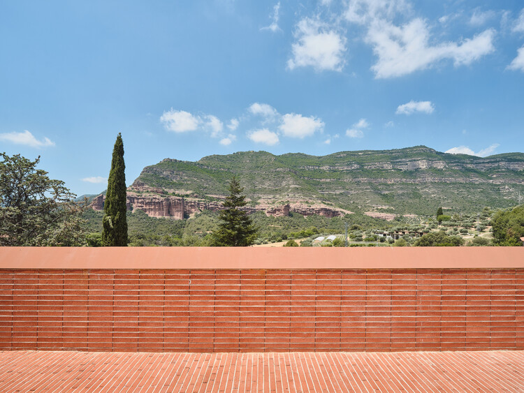 Riells Square/ Comas -Pont Arquitectes - изображение 10 из 15