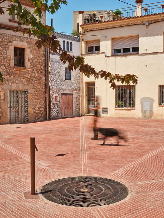 Riells Square/ Comas -Pont Arquitectes - Внешняя фотография, внутренний двор