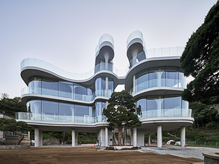 Rose Mary Cafe / Chiasmus Partners - Внешняя фотография