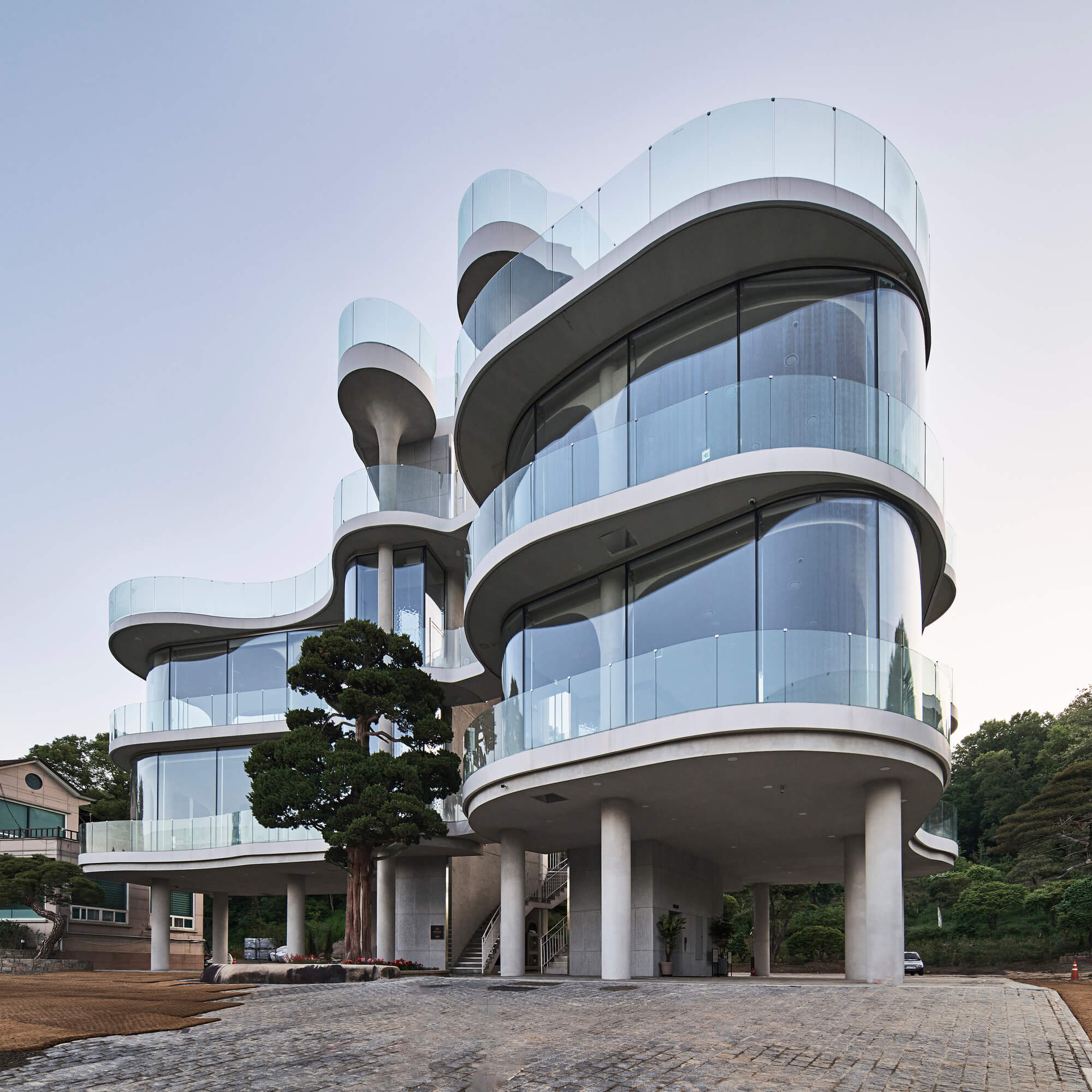 Rose Mary Cafe / Chiasmus Partners