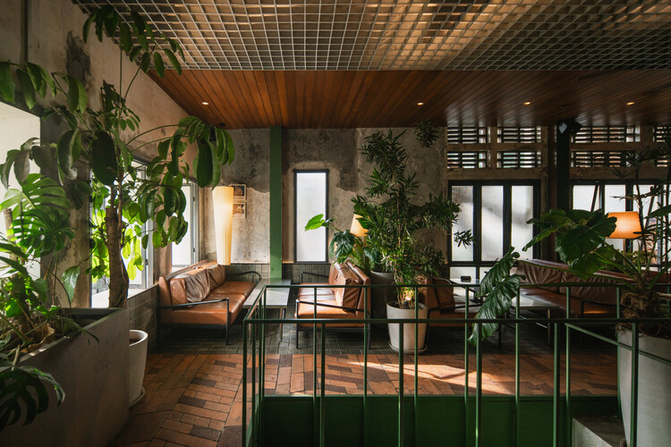 Tanatap Heritage Garden / Rad + AR (Исследовательский художественный дизайн + архитектура) - Интерьерная фотография, древесина, стул