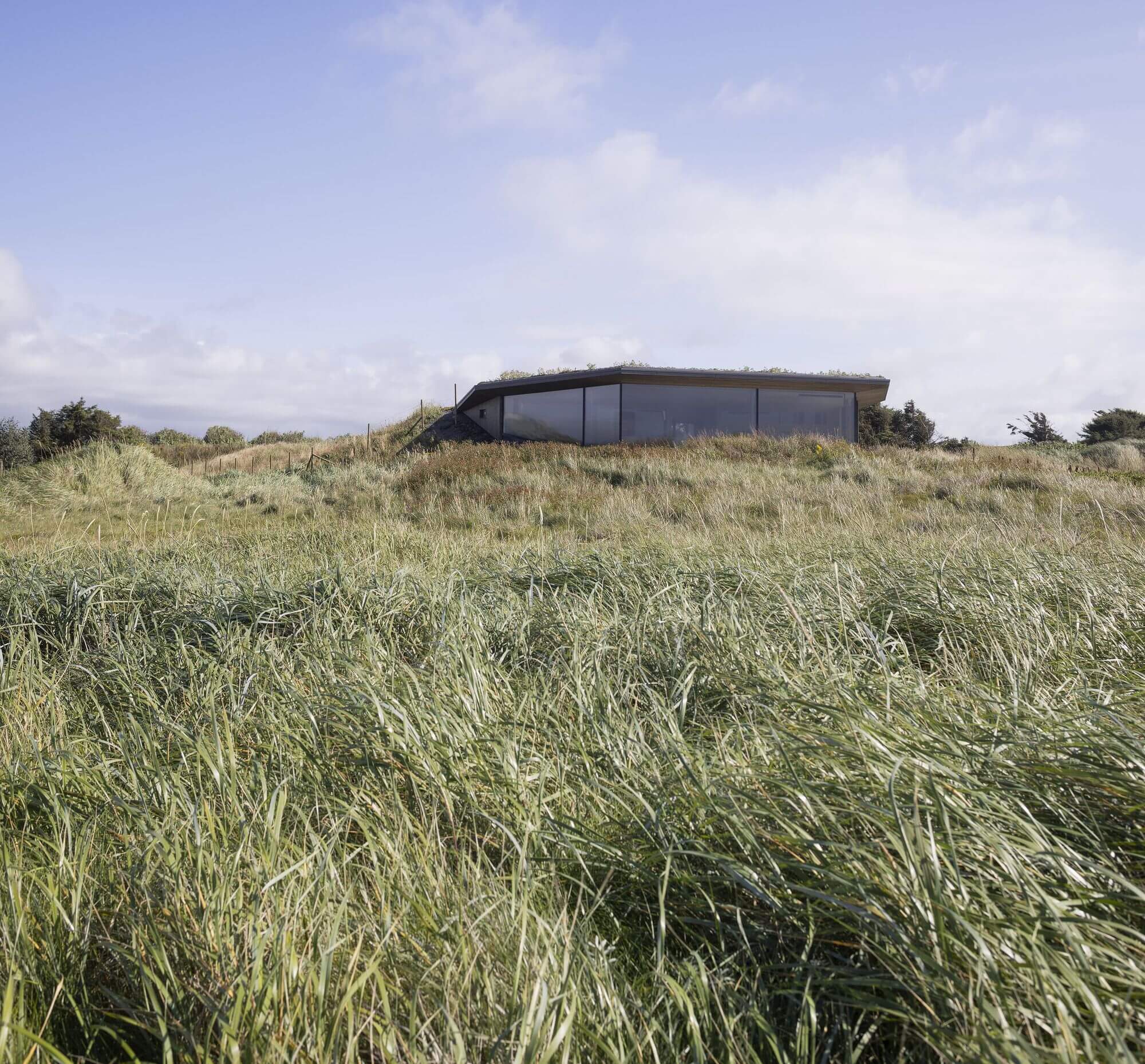 Hellestø Cabin / Helen & Hard