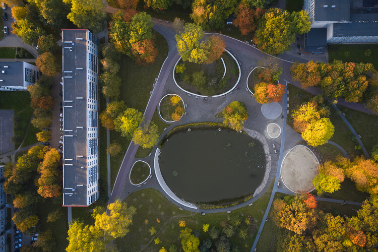 Oak Grove Park / Pupa Life Over Space - изображение 5 из 21