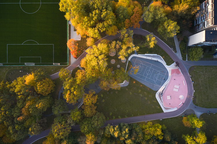 Oak Grove Park / Pupa Life Over Space - изображение 2 из 21
