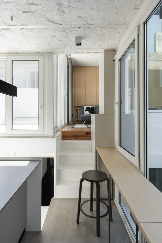 PH Charlone House / Florentina Fontana Arq. + Asociados - Интерьерная фотография, кухня, дерево, столешница, стул
