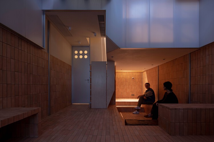 Реконструкция пространства «Укромные уголки» в Hongye Garden / Greyspace Architects - Интерьерная фотография, дерево, освещение