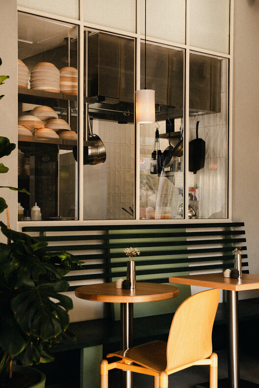 Alica Bakery / Studio Etienne Bastormagi - Интерьерная фотография, стул