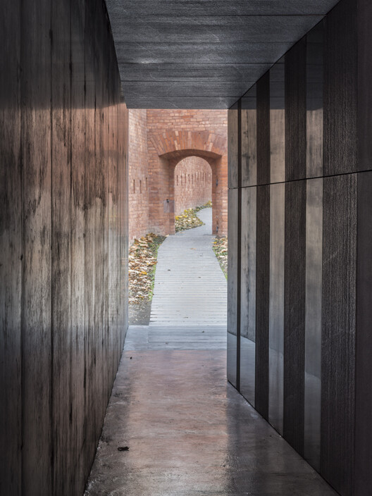 Музей Катинь / BBGK Architekci - изображение 5 из 25
