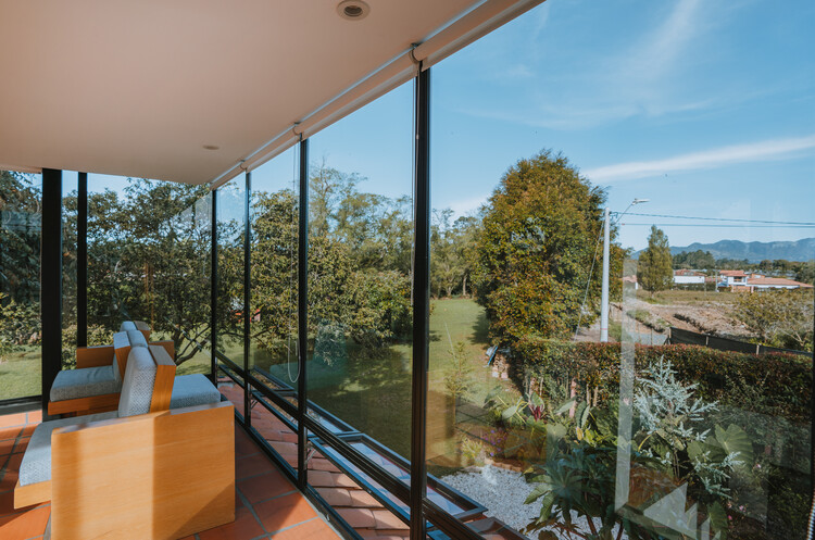 Вилла София / нм+a | T | L | Nestor Medina Arquitectura - Интерьерная фотография, стекло, балкон