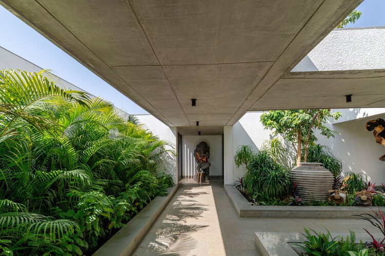 Nirmay Villa / The Grid Architects - Interior Photography, Garden, Courtyard