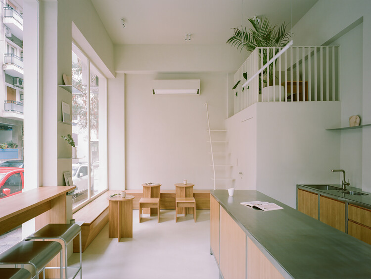 Café Café / Georgios Apostolopoulos Architects - Интерьерная фотография, древесина, столешница