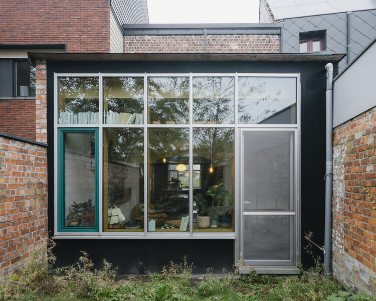 House Brus / Luchtschip Architectuur - внешняя фотография, стекло, кирпич