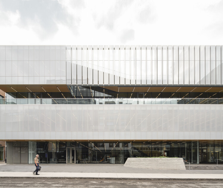 Библиотека Gabrielle -Roy / Saucier + Perrotte Architects + GLCRM Architectes - Внешняя фотография