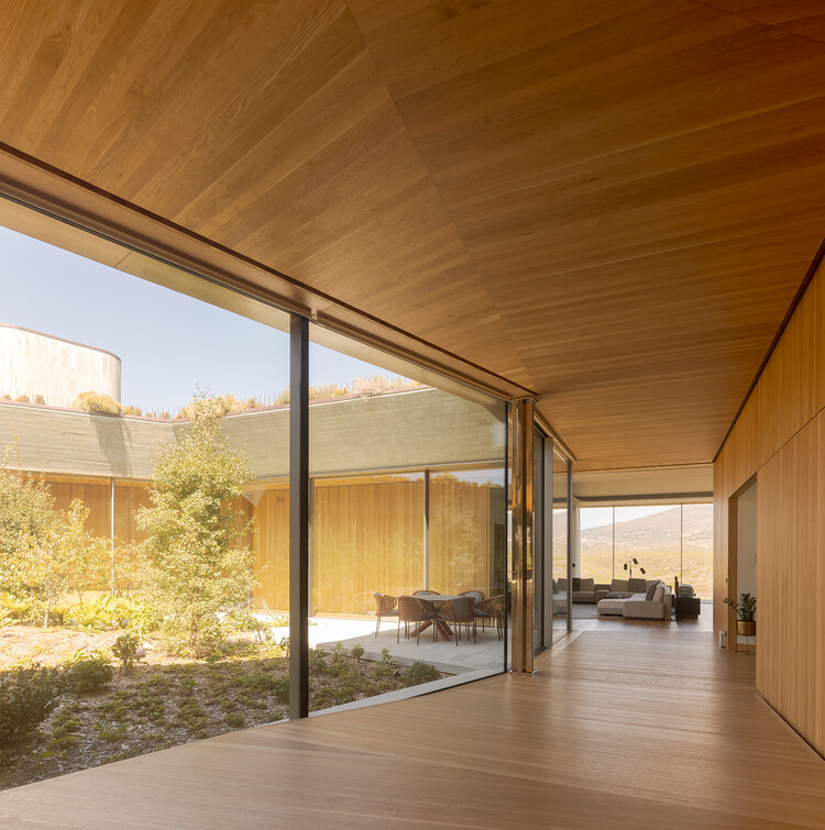 Дом на песке / ARX Portugal Arquitectos - изображение 10 из 23
