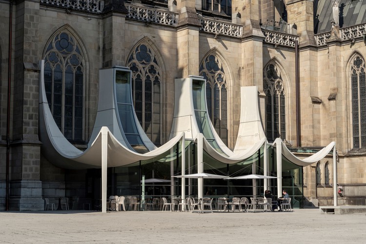 Domcenter / Perter Haimerl. Architektur - Интерьерная фотография, стекло, аркада