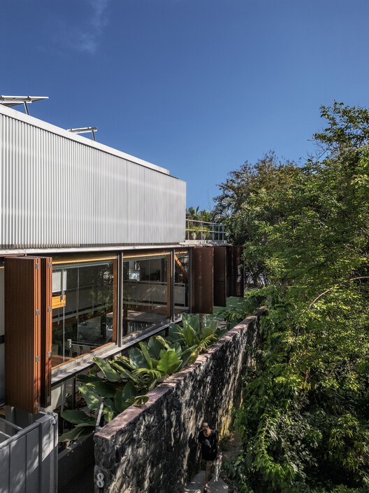 Guaecá House / Estúdio Rossi Arquitetos - изображение 12 из 42