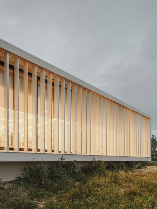 Aguiar Social Center / Pereira Miguel Arquitectos - Экстерьерная фотография, фасад