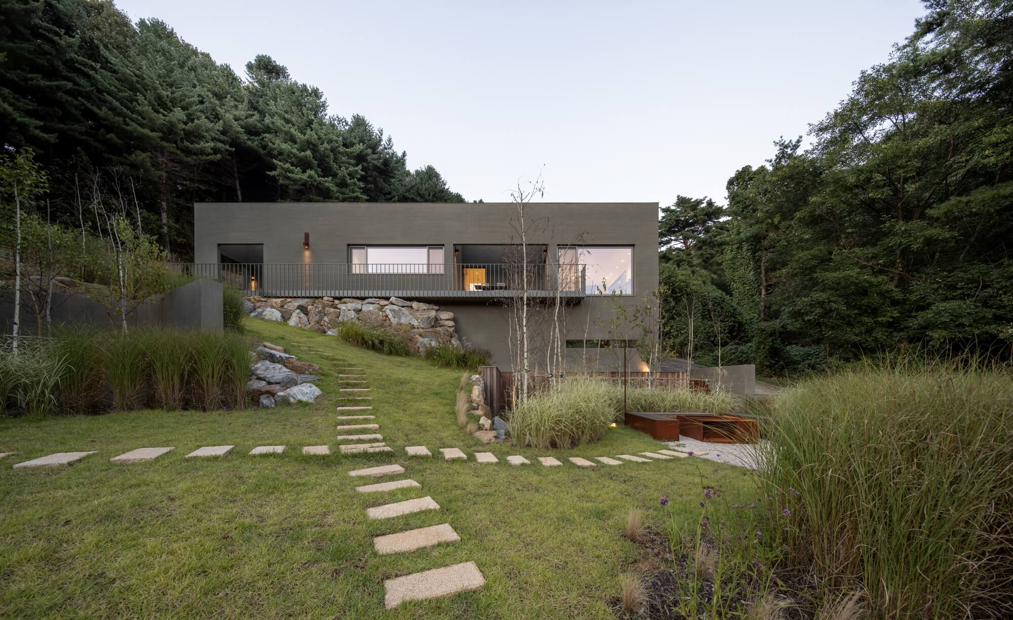 Ooort House / 100a Associates
