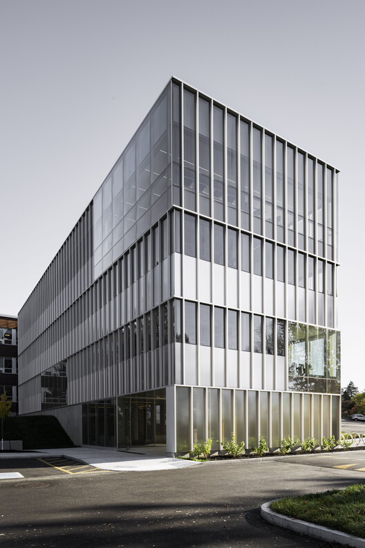 Pavillon A5 Факультет искусств и гуманитарных наук / Saucier + Perrotte Architectes - Внешняя фотография, стекло