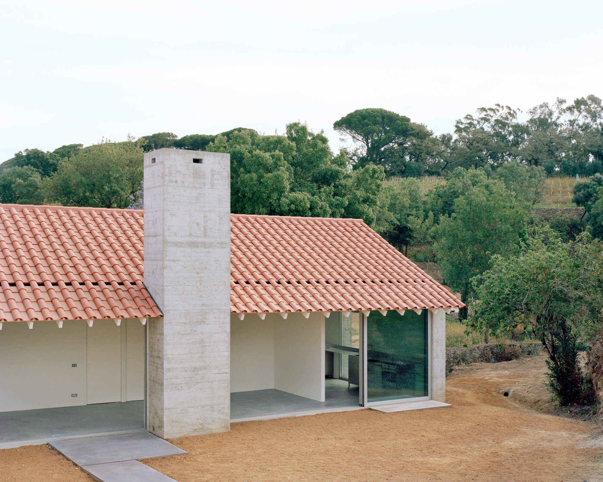 Guardhouse и Garage в рекреационном поместье / Arquitectura-G