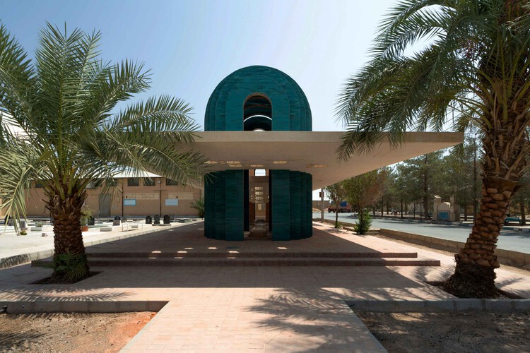 Shafagh Tomb / 35-51 Architecture Combinite - изображение 6 из 43
