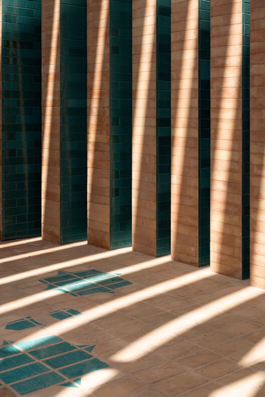 Shafagh Tomb / 35-51 Architecture Comube - изображение 23 из 43