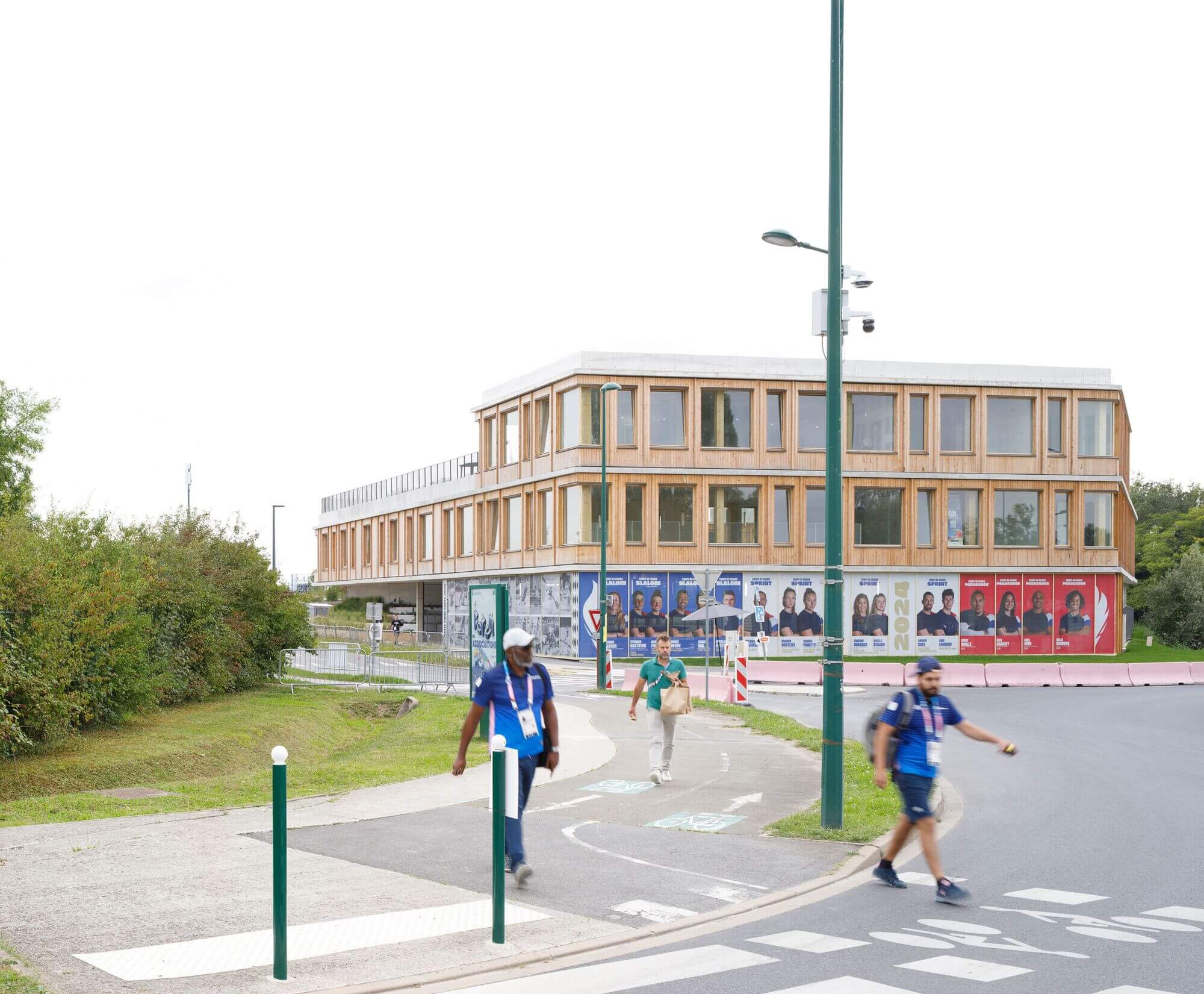 Maison de la федерация Française de Canoow Kayak et Sports de Pagaie / Le Studio Sanna Baldé