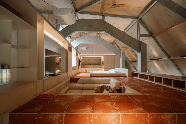 Чердак над Garden House / Rad + AR (Исследовательский художественный дизайн + архитектура) - изображение 2 из 20