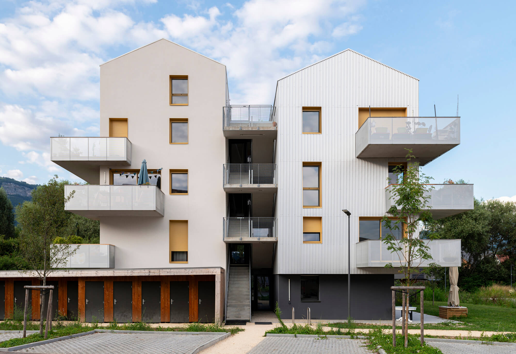 Социальное жилье для участия в Crolles / Indy Architectes
