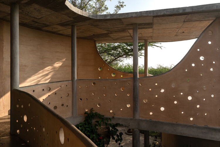 Winterfell House / Prithvi Architects - изображение 15 из 34
