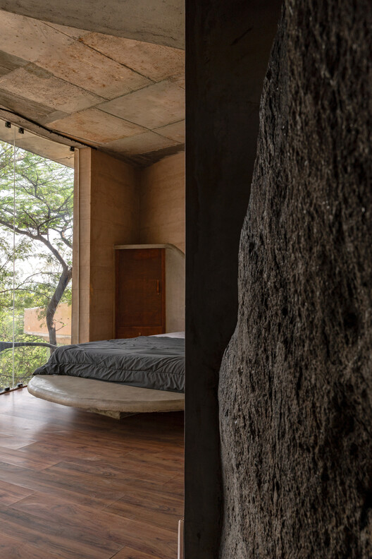 Winterfell House / Prithvi Architects - Интерьерная фотография, спальня, дерево
