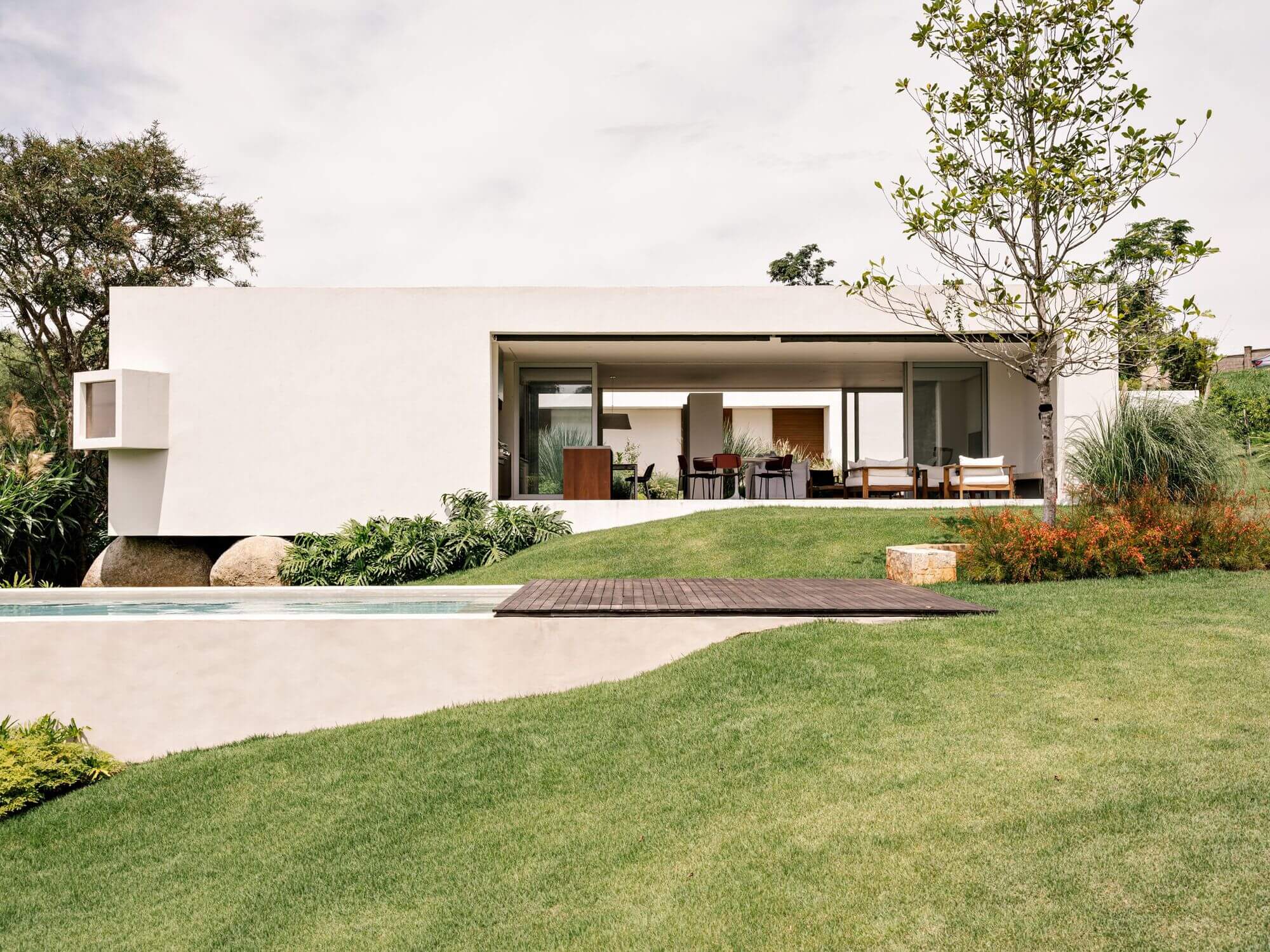 Дом дворов / Felipe Hess Arquitetos