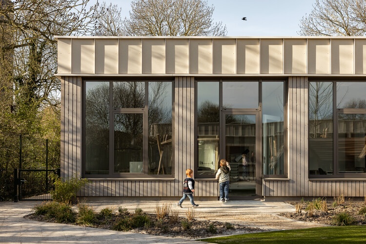 Начальная школа Lux / Eva Architecten - внешняя фотография