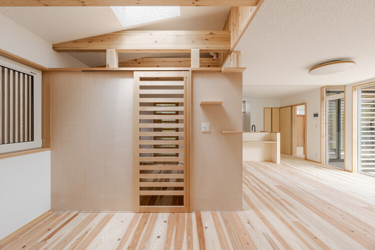 K2 House / Coil Kazuteru Matumura Architects - Интерьерная фотография, дерево, луч