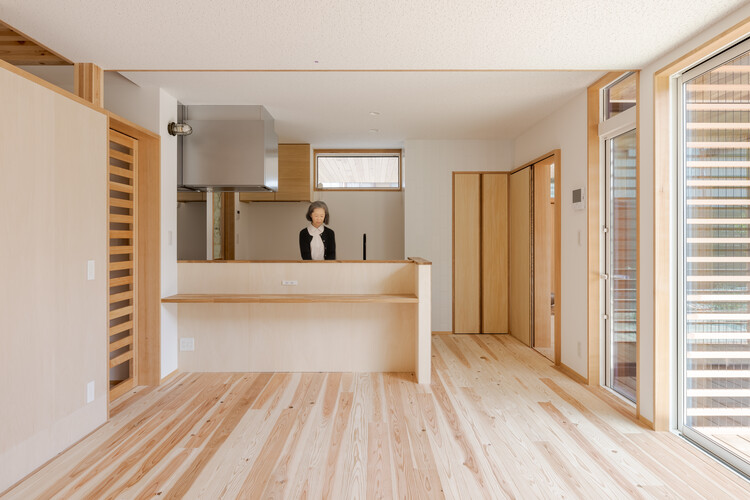 K2 House / Coil Kazuteru Matumura Architects - Интерьерная фотография, кухня, дерево, дверь