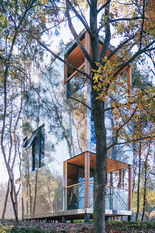 Жирафская салона / Wiki World + Advanced Architecture Lab - внешняя фотография, древесина