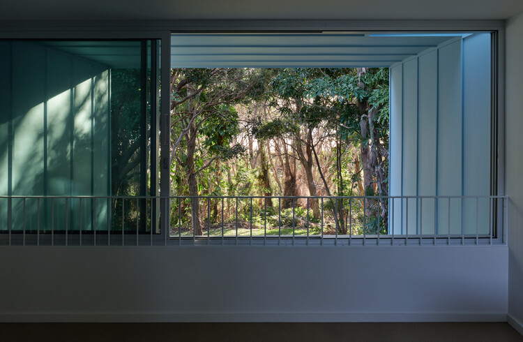 Blok Three Sisters House / Blok Modular + Vokes and Peters - Внутренняя фотография, стекло