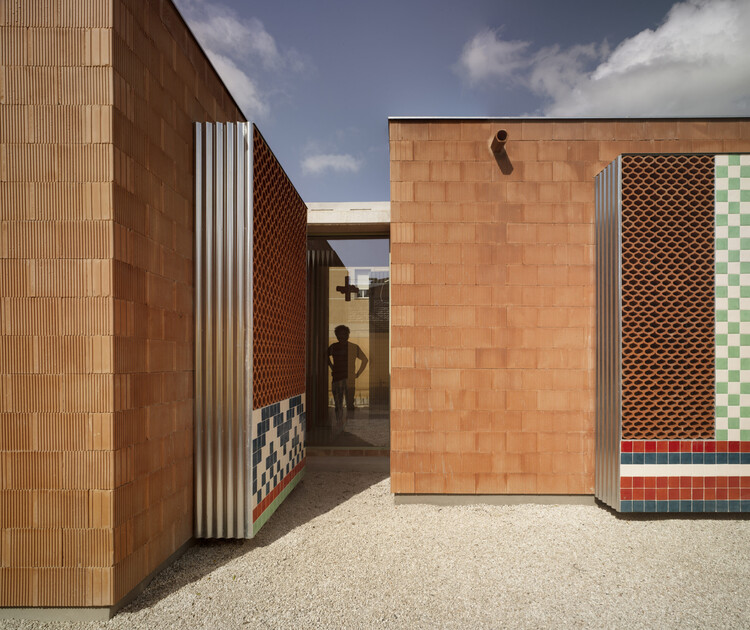 Mym House / Pastor Y González Arquitectos - изображение 2 из 10