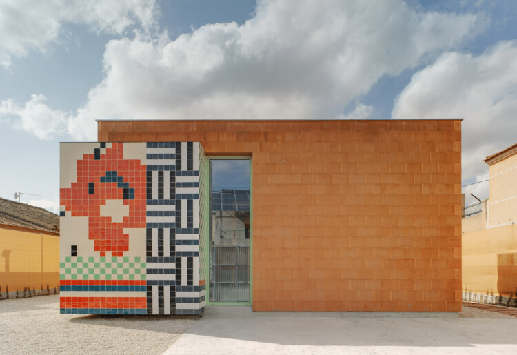 Mym House / Pastor Y González Arquitectos - Экстерьем фотография, бетон