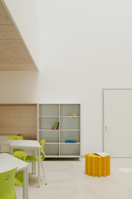 Liceo Montale Pontedera School / Colucci & Partners - Interior Photography, Closet, Wood