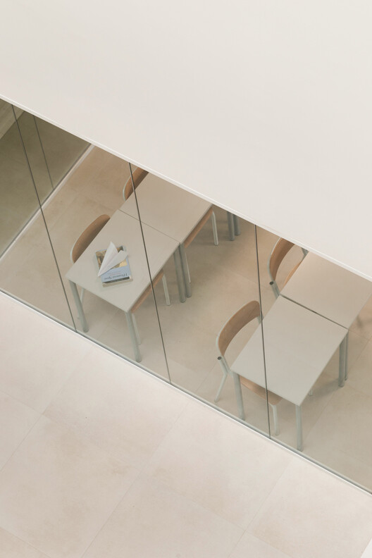 Лисо Монтале Школа / Colucci & Partners - Интерьерная фотография, лестница, стекло