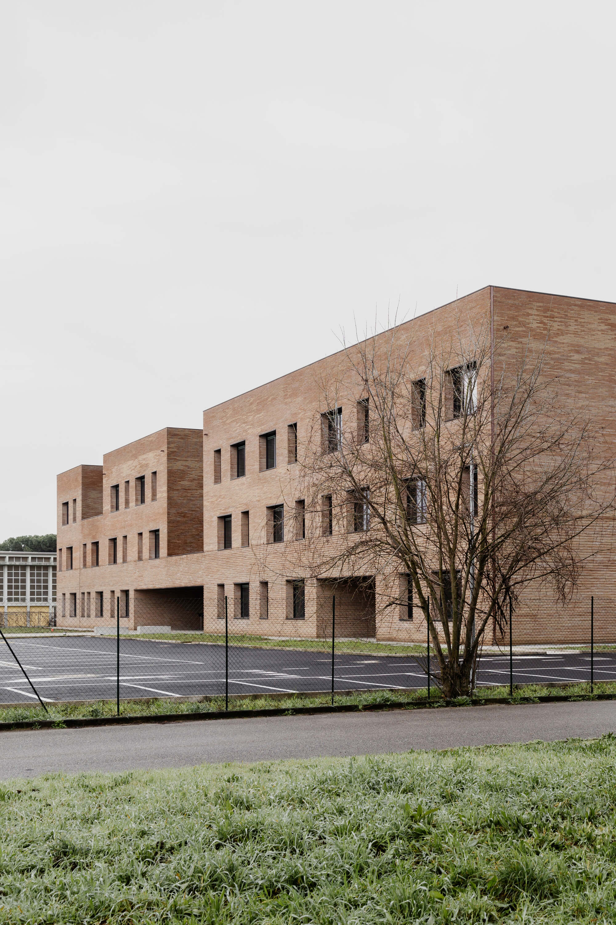 Лисо Монтале школа Pontedera / Colucci & Partners