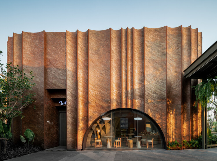 Nana Coffee Roasters / Idin Architects - изображение 6 из 32