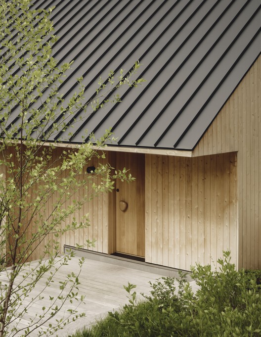 Pine Island Cottage / Bureau Tempo + Thom Fougere Studio - изображение 2 из 24